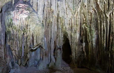Stalagtiten in der Sung Sot Höhle, Surprise Cave