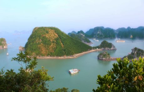 Bild vom Aussichtspunkt aus gesehen von Dao Ti Top, Ti Top Islang in der Ha-Long-Bucht in Vietnam